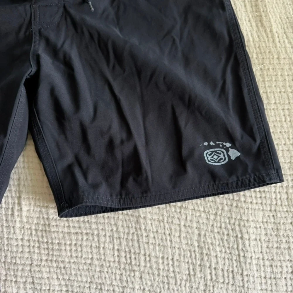 Maui Built Board Shorts Men Size 32 Black Cargo Pocket Lace Up‎ Swim Trunks Surf